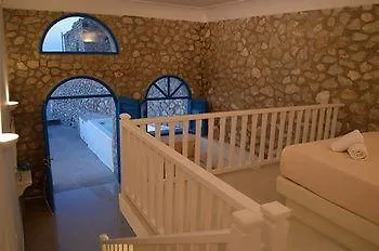 Zatrikion Santorini Villa Pyrgos Kallistis