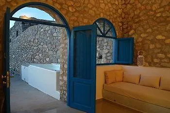 Zatrikion Santorini Pyrgos Kallistis