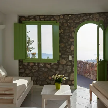 Zatrikion Santorini Pyrgos Kallistis