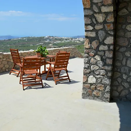 Zatrikion Santorini Pyrgos Kallistis